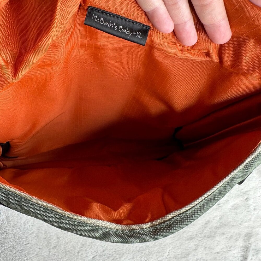 Crumpler McBain's Baby XL Laptop Camera Shoulder Cross Bag Green Black Strap - Picture 9 of 10